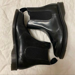 Dr. Martens Chelsea black boot
